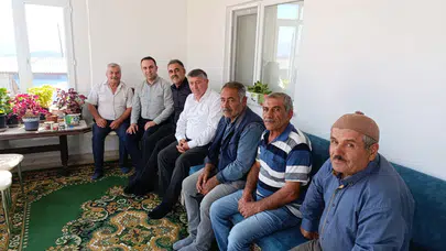 ‘Kullanılmayan Elektrik ve Telefon Direkleri Tehlike Arz Ediyor’