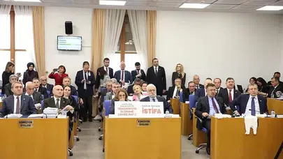 Tahtasız Komisyonu Terk Etti