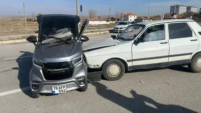 Otomobil ile Elektrikli Araç Çarpıştı