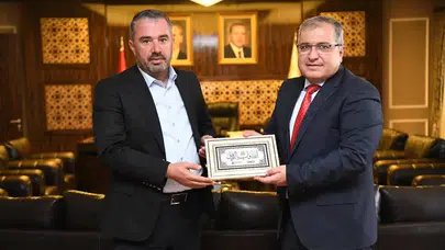 Ünlü, Pursaklar Belediye Başkanını Ziyaret Etti