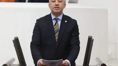 ‘Bir Meczup ‘1923 Kanlı Darbesi’ Demiş’
