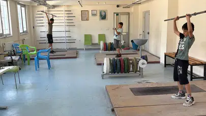 GSB Yaz Spor Okulları'nda Halter Antrenmanları Devam Ediyor