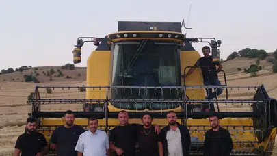Başkan Özdemir, Hasadı Çiftçilerle Değerlendirdi