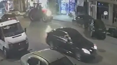 Traktör, Park Halindeki Araçlara Çarptı
