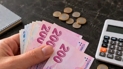 Seyyanen zam bekleyen emeklilere uzman isimden tarih geldi
