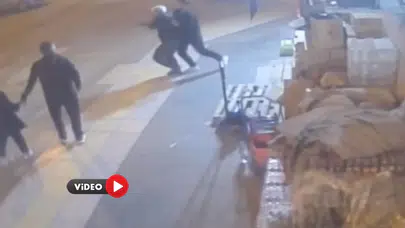 Sürücünün Yayayı Darbettiği Anlar Kameralara Yansıdı