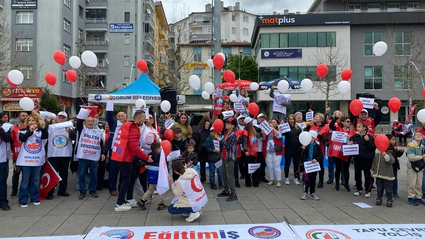 1 Mayıs’ı Ayrı Kutladılar