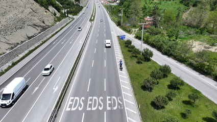 İki Alman gezgin kanserle mücadele farkındalığı için 13 bin kilometre pedal çevirerek Çin Seddi'ni aşacak