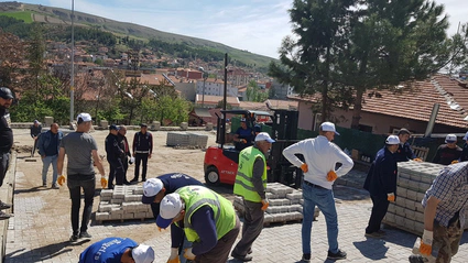 Bayat’ta Kilitli Parke Taşı Çalışmaları