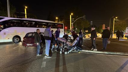BURSA - Taksi ile otomobilin çarpıştığı kazada 7 kişi yaralandı