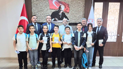 Cemil Çağlar’a Kitap Sürprizi