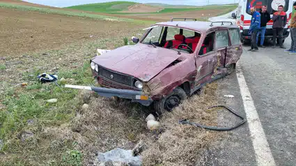 Otomobil Devrildi, 6 Kişi Yaralandı