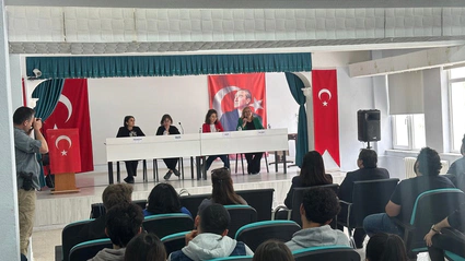 Sağlık Profesyonelleri Öğrencilerle Buluştu