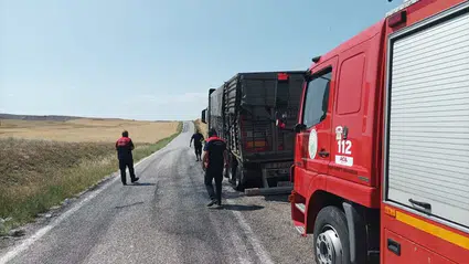 TIR’ın Arka Lastiğinde Çıkan Yangın Söndürüldü