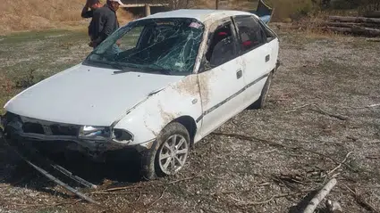 Otomobil, Köprüden Tarlaya Uçtu: 2 Yaralı