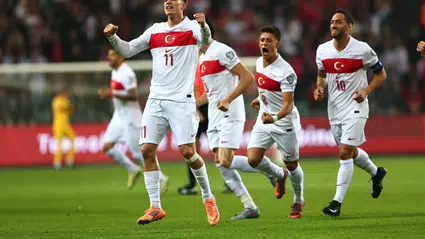 Tahtasız: Çılgın Türkler Geliyor!