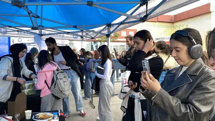 Yazarlar Okurlarıyla Buluşuyor