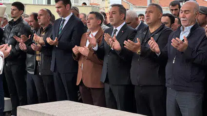 Dere, Akkaş’ı Son Yolculuğuna Uğurladı