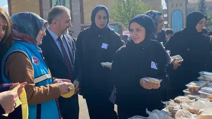 Gençler, Filistin İçin Kermes Açtı