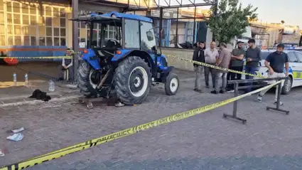 Traktörü Tamir Ederken Sıkıştı