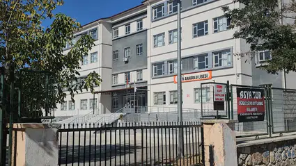 Lise Öğrencileri Tavuk Dönerden Zehirlendi