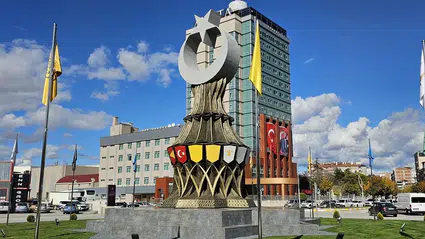 Türk Dünyası Abidesi Açıldı