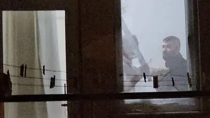 Arkadaşını Kılıçla Rehin Aldı!
