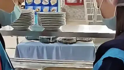 KYK’lı Öğrenciler Komşularının Yüzünü Güldürüyor
