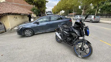 Motosiklet İle Otomobil Çarpıştı