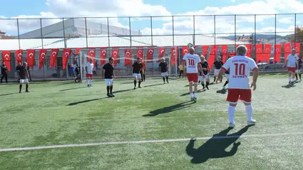 Veteranlar Maçında Kazanan Penaltılarla Belirlendi