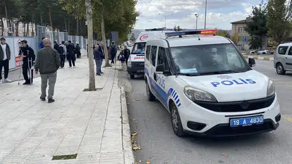 Cengiz Topel’de Bıçaklı Kavga
