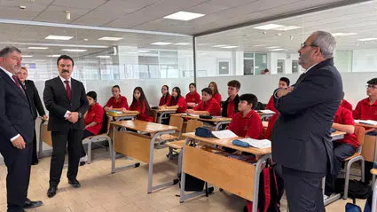 Müdürler, Rafinerideki Öğrencilerle Buluştu