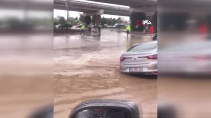 Antalya’da sağanak sonrası çöken yola araç düştü