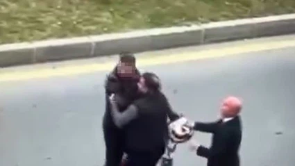Başakşehir’de trafikte tartıştığı motosikletliye çocuğunun gözü önünde saldırdı