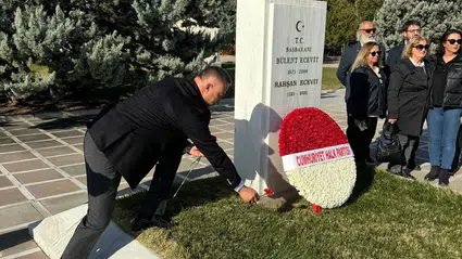 Tahtasız, Ecevit’i Kabri Başında Andı