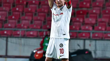 İlk 11’de İki Zorunlu Değişiklik