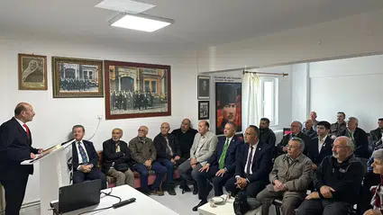 Tahtasız, ADD’nin "Cumhuriyet" konulu konferansına katıldı