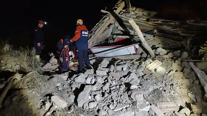 İki Katlı Metruk Bina Çöktü