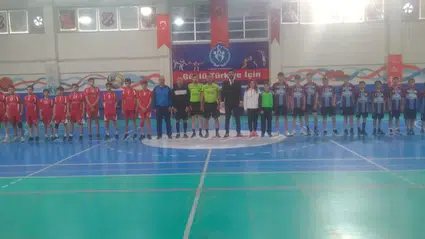 Hentbolculara Moral Ziyareti