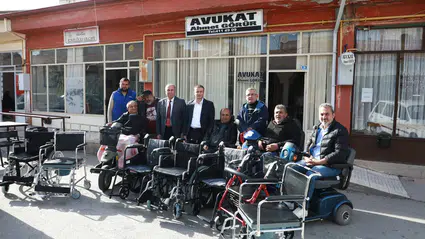 Arslan, Engelliler Derneğini Ziyaret Etti