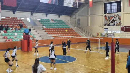 Çorum’da Yıldız Kızlar Voleybol Heyecanı