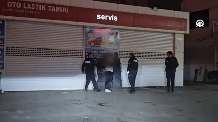 Taşkınlık Yapan Kadına Biber Gazıyla Müdahale
