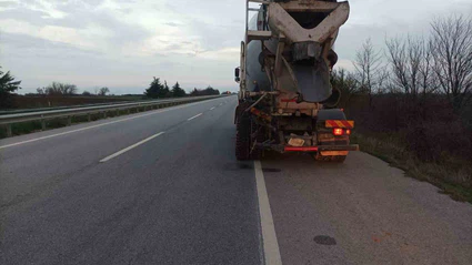 Babaeski’de beton mikseri ile otomobil çarpıştı: 1 yaralı