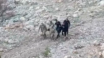 Siirt’te araç şarampole yuvarlandı: 1’i ağır 4 yaralı