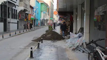 Kaldırımlar İşgal Altında