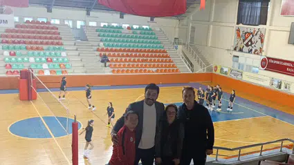 Yıldız Kızlar Voleybol Maçına Anlamlı Ziyaret