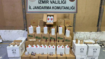 İzmir’de sahte içki operasyonu: 2 bin 850 litre etil alkol ele geçirildi