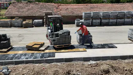 TOKİ Bölgesinde Yol Yenileme Çalışmaları Sürüyor