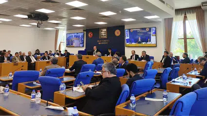 Kaya’nın İmzasını Taşıyor, Komisyondan Geçti