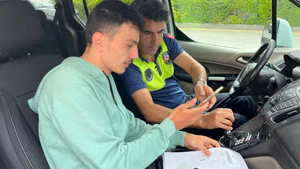 Gençler Aradı, Zabıta Yetişti